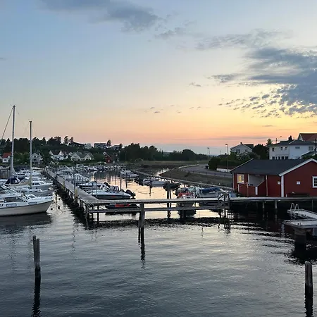 Ved Sjoen, Husvik- Tonsberg, 2 Hus! Villa Tønsberg