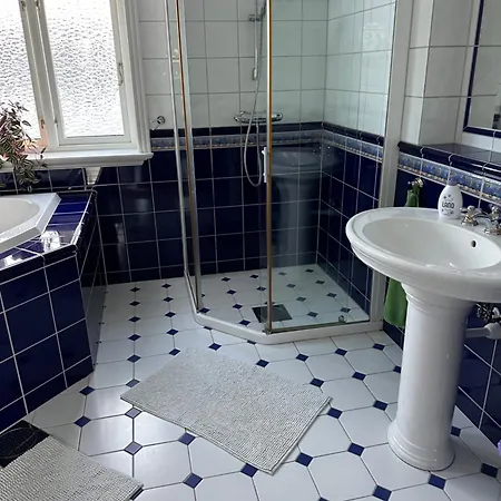 Ved Sjoen, Husvik- Tonsberg, 2 Hus! Villa