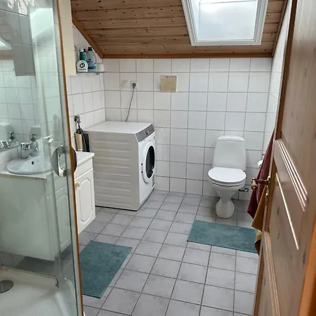 Ved Sjoen, Husvik- Tonsberg, 2 Hus!
