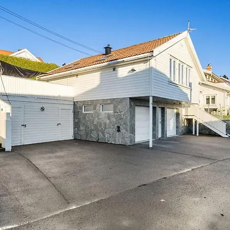 Ved Sjoen, Husvik- Tonsberg, 2 Hus! Vila Tønsberg