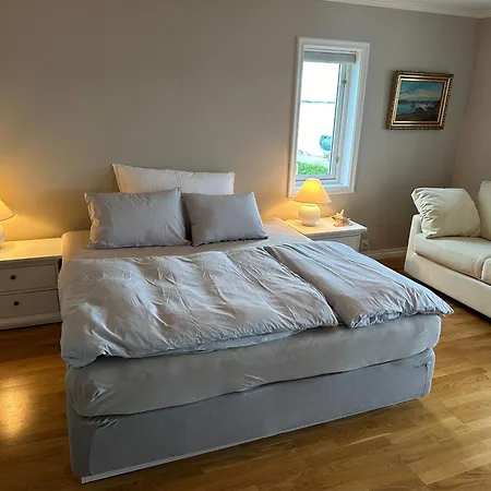 Vila Ved Sjoen, Husvik- Tonsberg, 2 Hus! *