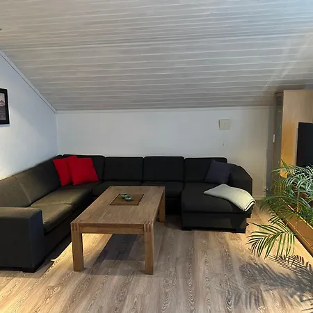 Ved Sjoen, Husvik- Tonsberg, 2 Hus! Vila *