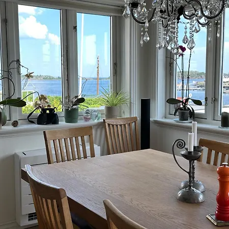 Ved Sjoen, Husvik- Tonsberg, 2 Hus! Vila