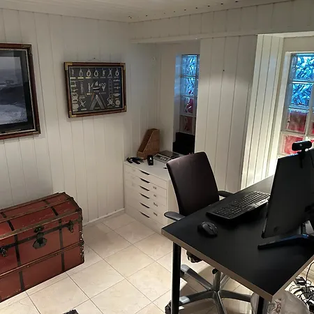 Vila Ved Sjoen, Husvik- Tonsberg, 2 Hus! *