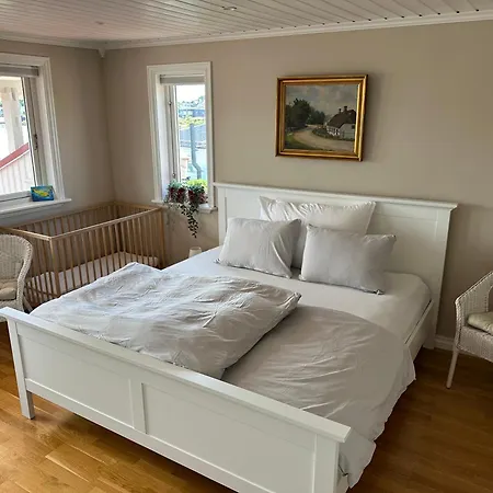 Ved Sjoen, Husvik- Tonsberg, 2 Hus! Villa Tønsberg