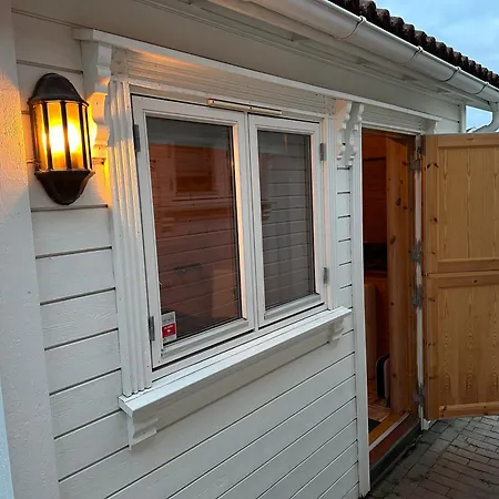 Villa Ved Sjoen, Husvik- Tonsberg, 2 Hus! Tønsberg
